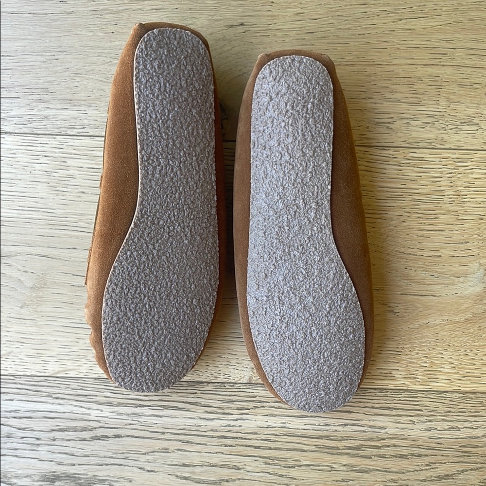 Minnetonka Brown Moccasin Shoes with Cozy Lining - Picture 2 of 3